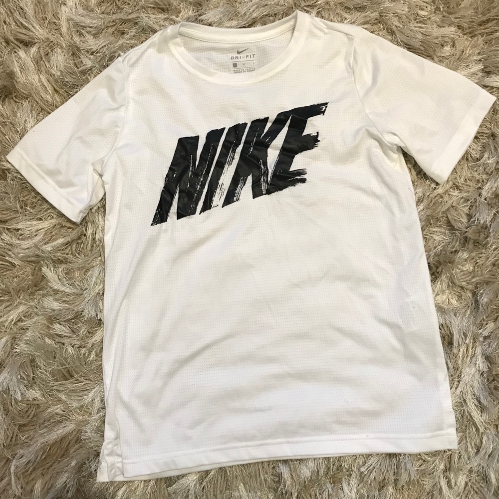 NWOT nike dri fit white t-shirt